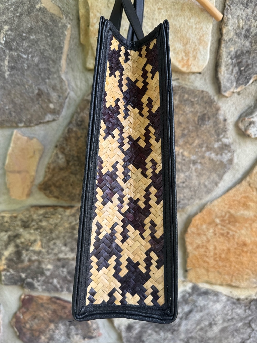 Woven Houndstooth Tote Bag in Black and Natural Raffia - Picture 3 of 16